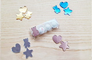 Scatolina trasparente con tag specchio e confetto con iniziale