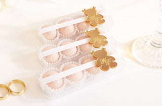Transparent box with tag and confetti
