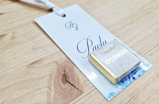 segnaposto plastificato antimacchia con cioccolatino