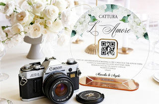otem segnatavolo rotondo in plexiglass con QR Code per condivisione foto del matrimonio modello Cattura l'Amore.