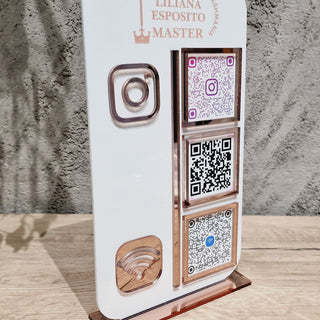 Totem social media qr code Fit