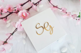 Bride and Groom initial tags "Italic"